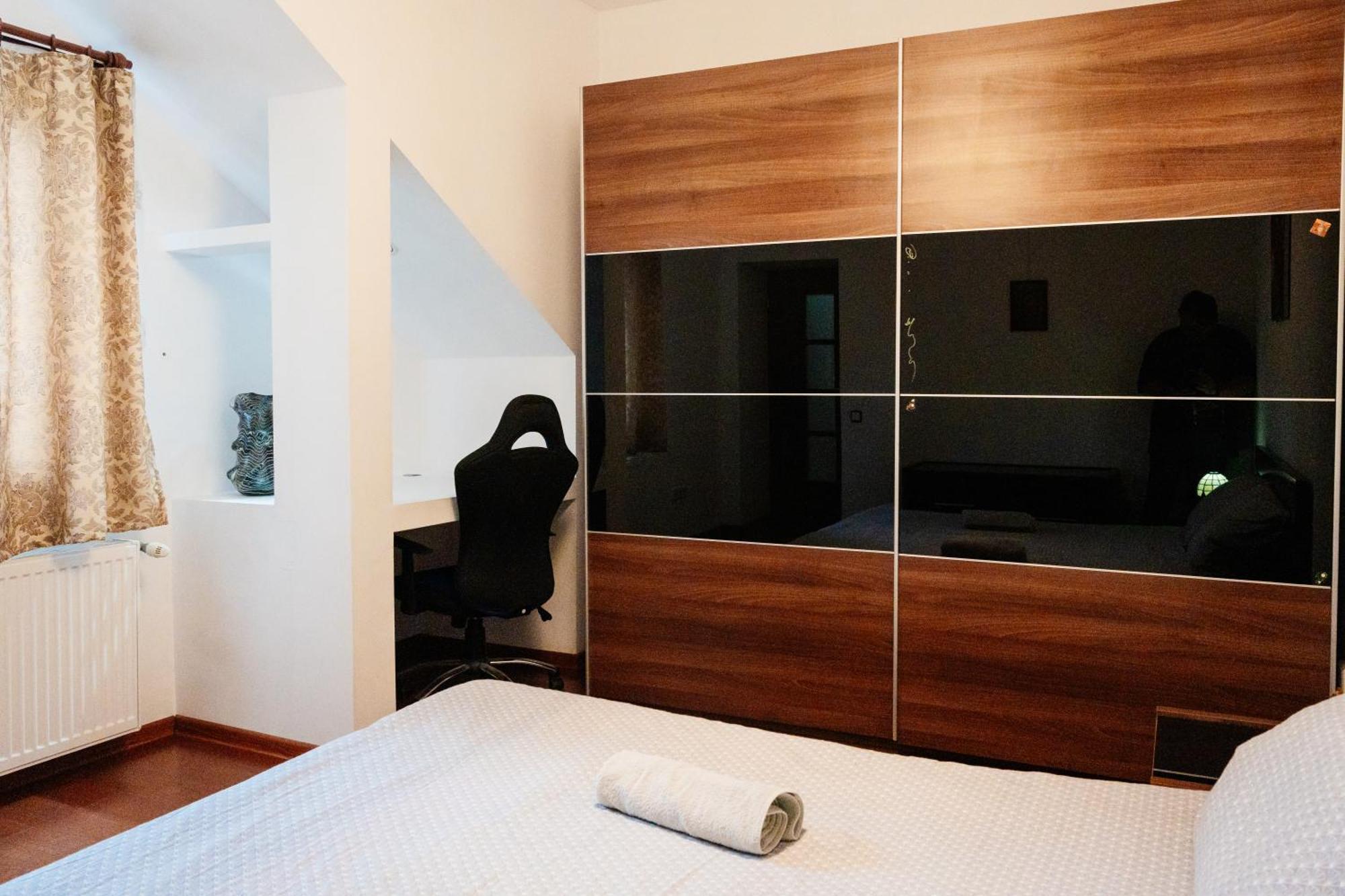 Maan Central Apartment Pet Friendly Location Брашов Экстерьер фото