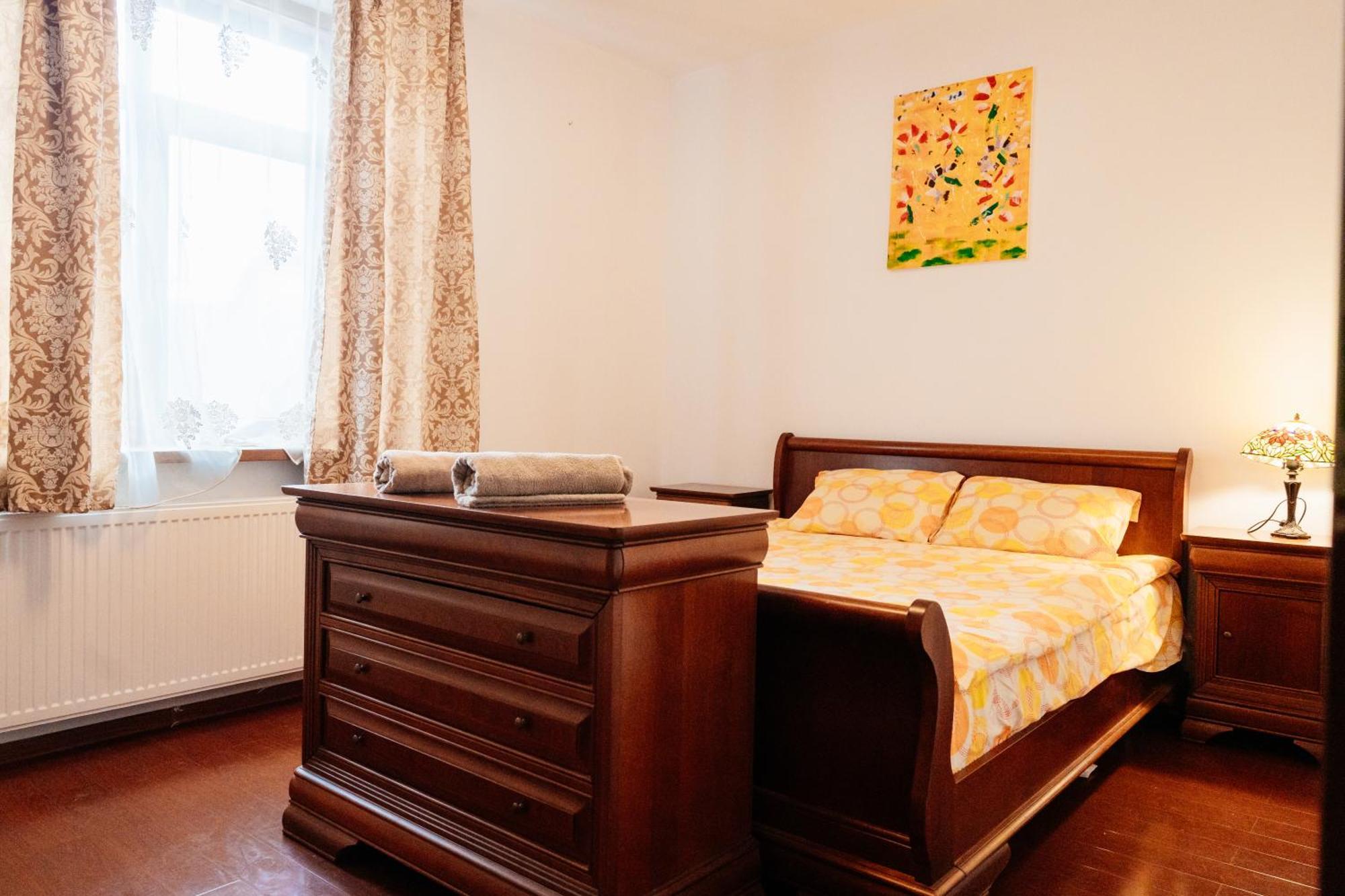 Maan Central Apartment Pet Friendly Location Брашов Экстерьер фото