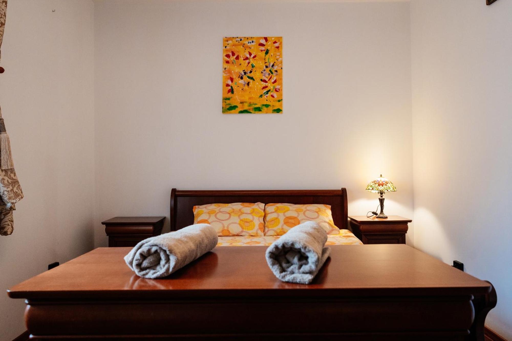 Maan Central Apartment Pet Friendly Location Брашов Экстерьер фото